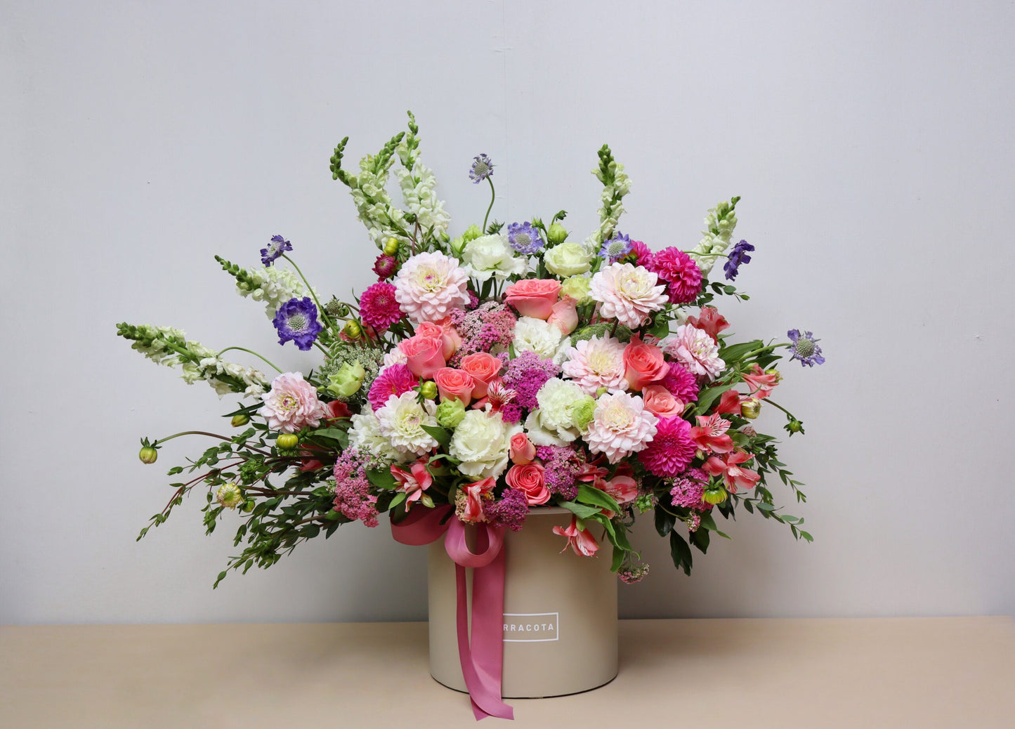 Julia - Arreglo floral en cilindro