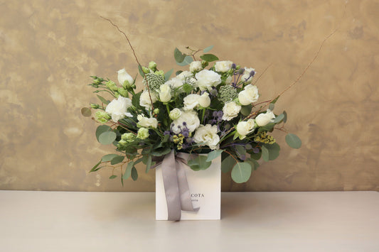 Arreglo floral en caja – Condolencias