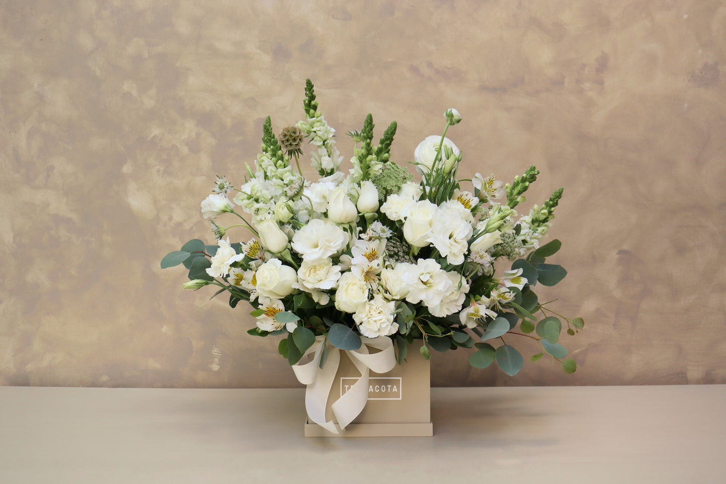 Arreglo floral en caja – Condolencias
