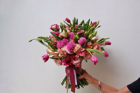 María – Ramo con tulipanes y rosas